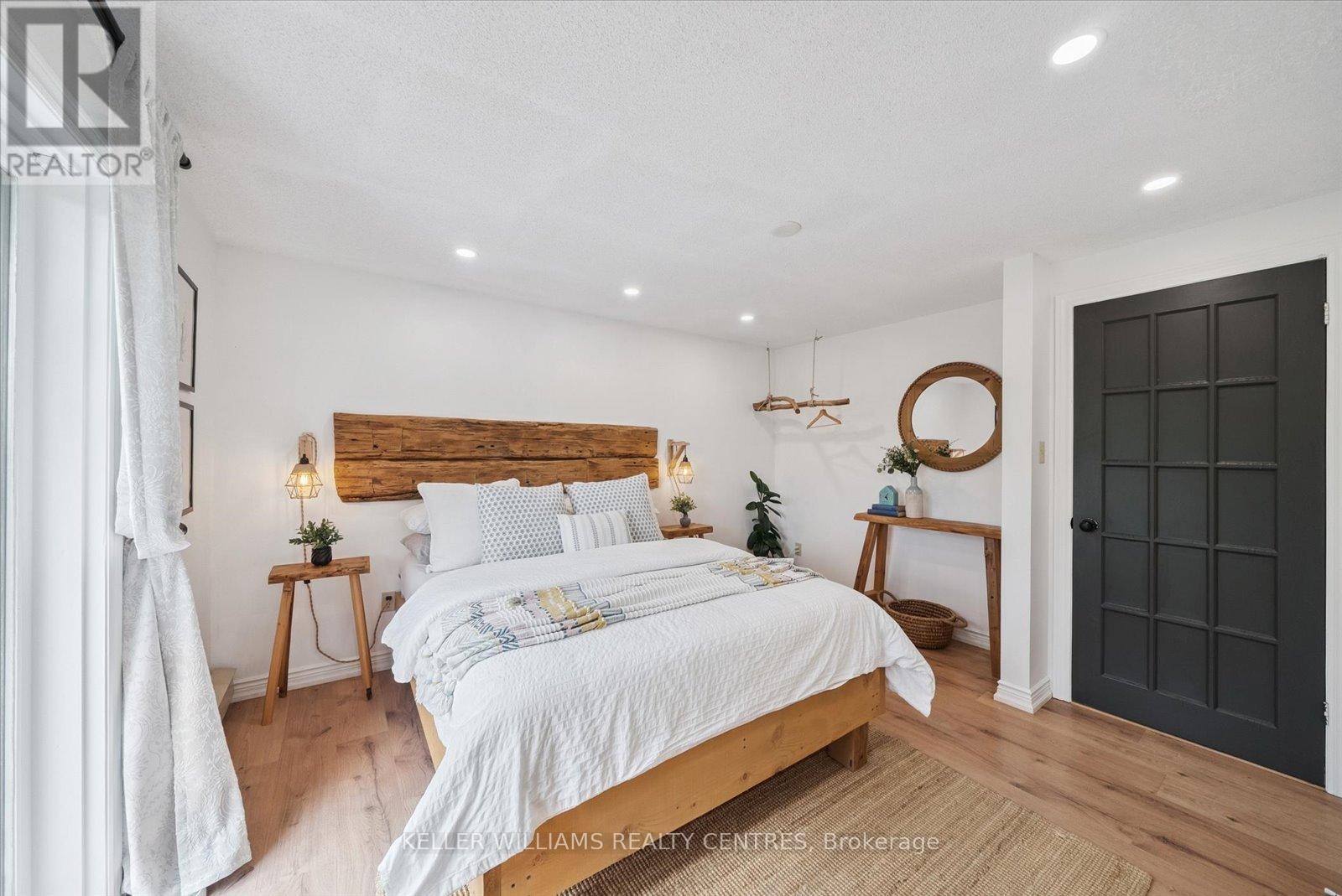 












25154 VALLEY VIEW DRIVE

,
Georgina (Sutton & Jackson's Point),




Ontario
L0E1R0

