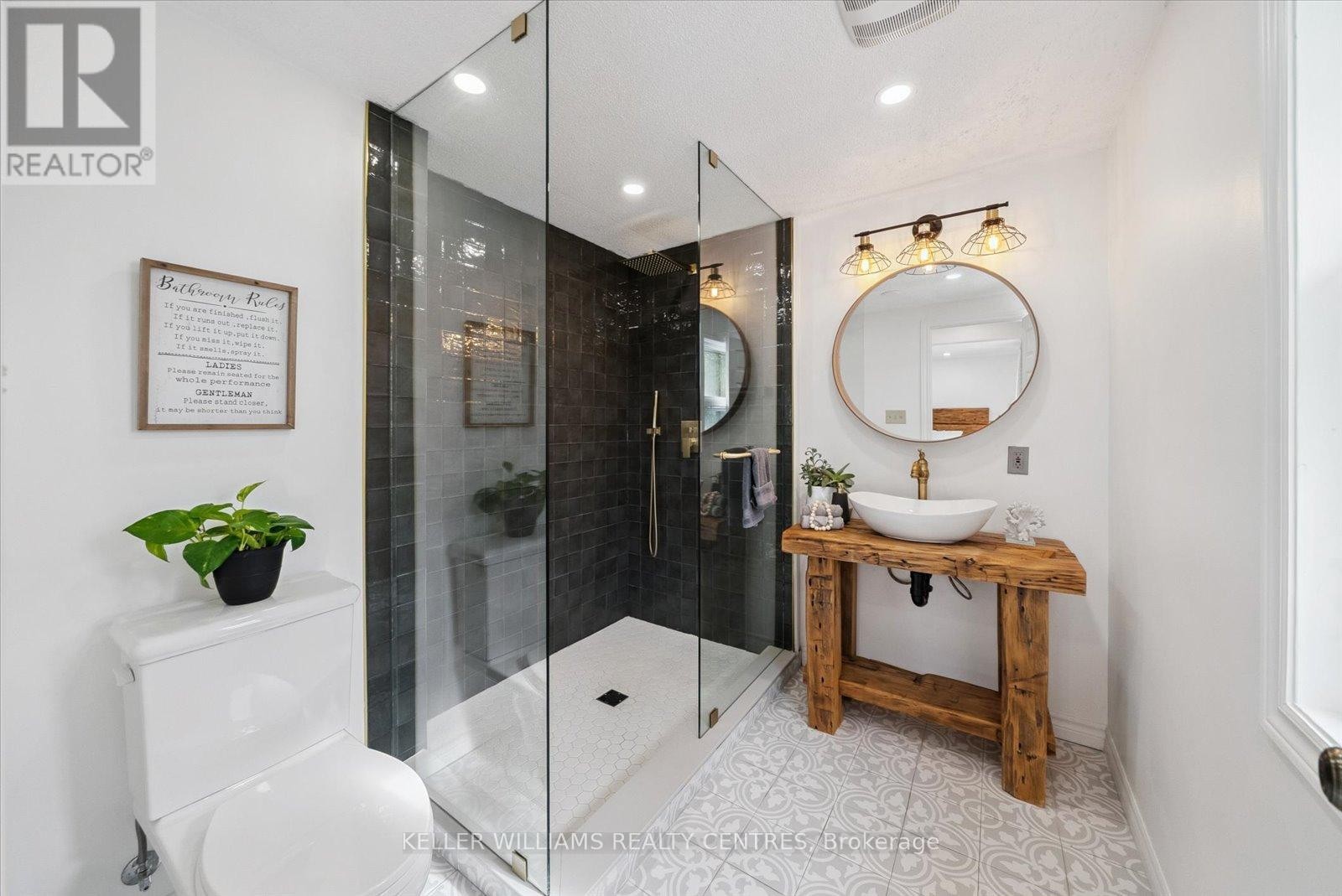 












25154 VALLEY VIEW DRIVE

,
Georgina (Sutton & Jackson's Point),




Ontario
L0E1R0

