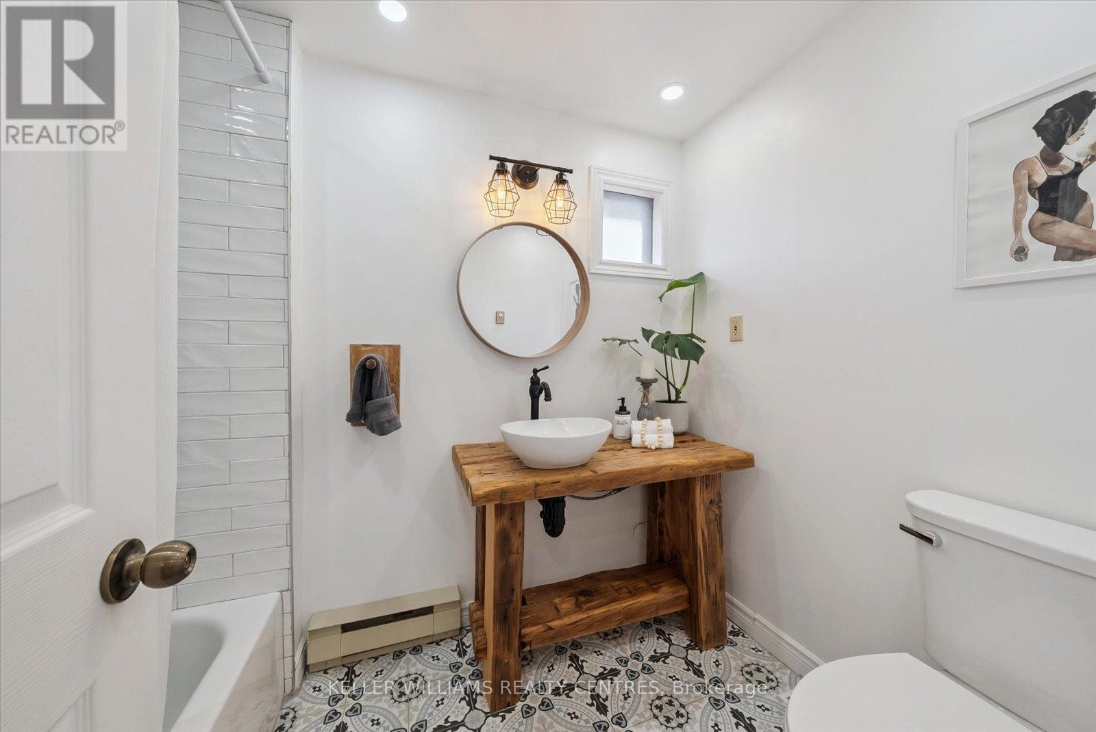 












25154 VALLEY VIEW DRIVE

,
Georgina (Sutton & Jackson's Point),




Ontario
L0E1R0

