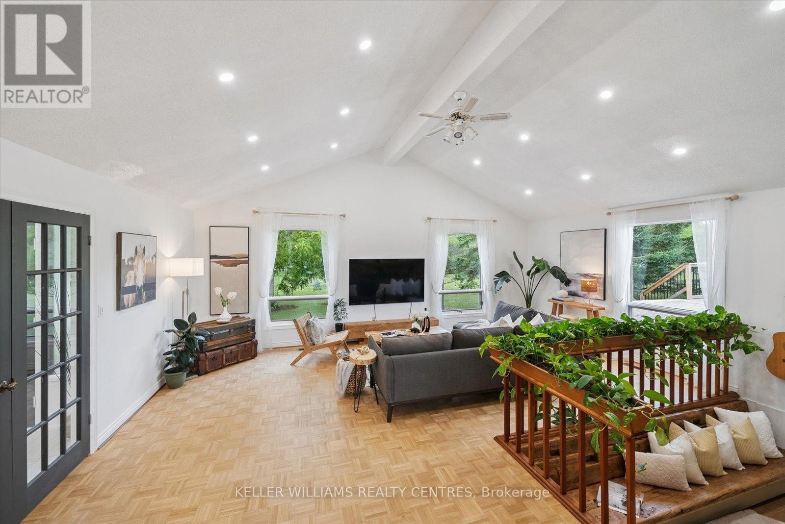 












25154 VALLEY VIEW DRIVE

,
Georgina (Sutton & Jackson's Point),




Ontario
L0E1R0

