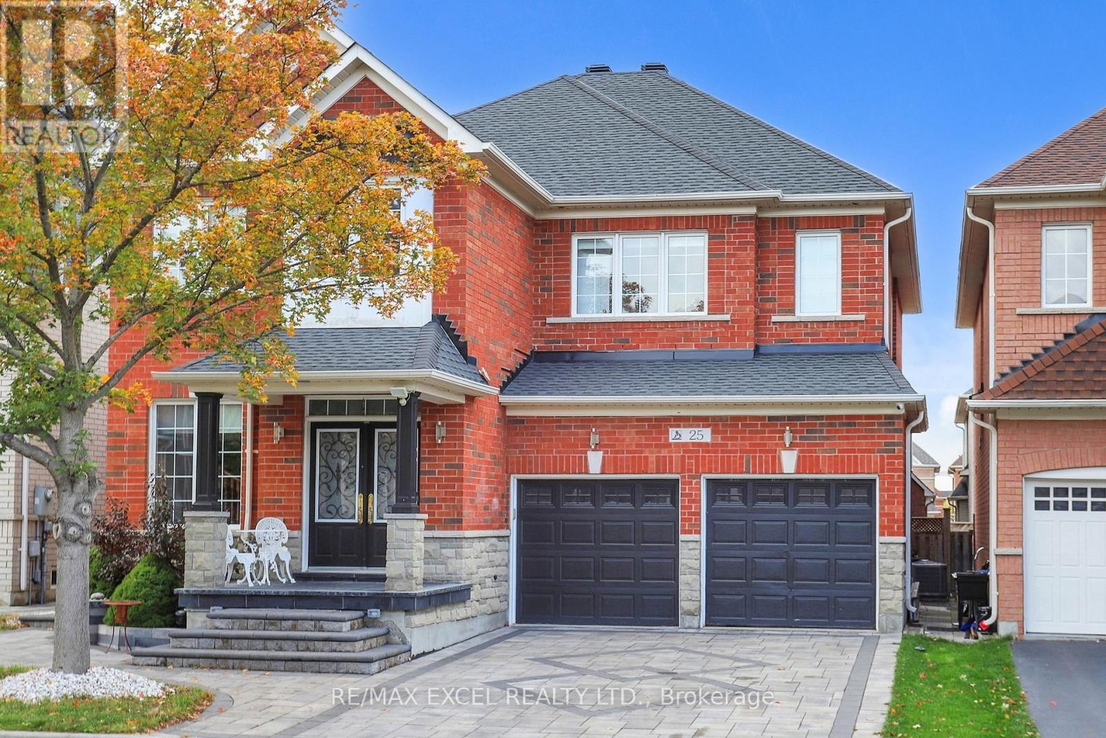 












25 LUNDY DRIVE

,
Markham (Box Grove),




Ontario
L6B0G1

