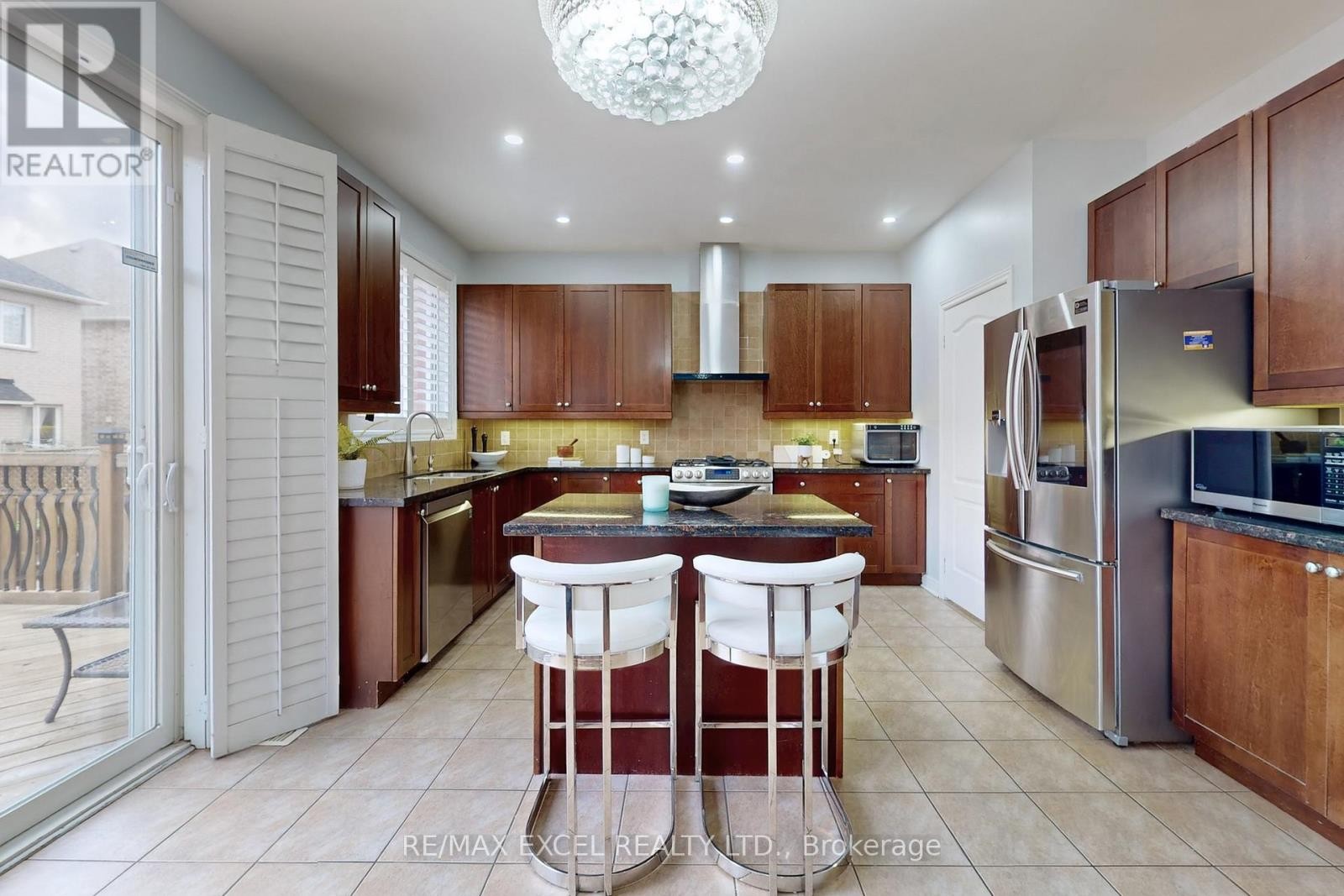 












25 LUNDY DRIVE

,
Markham (Box Grove),




Ontario
L6B0G1

