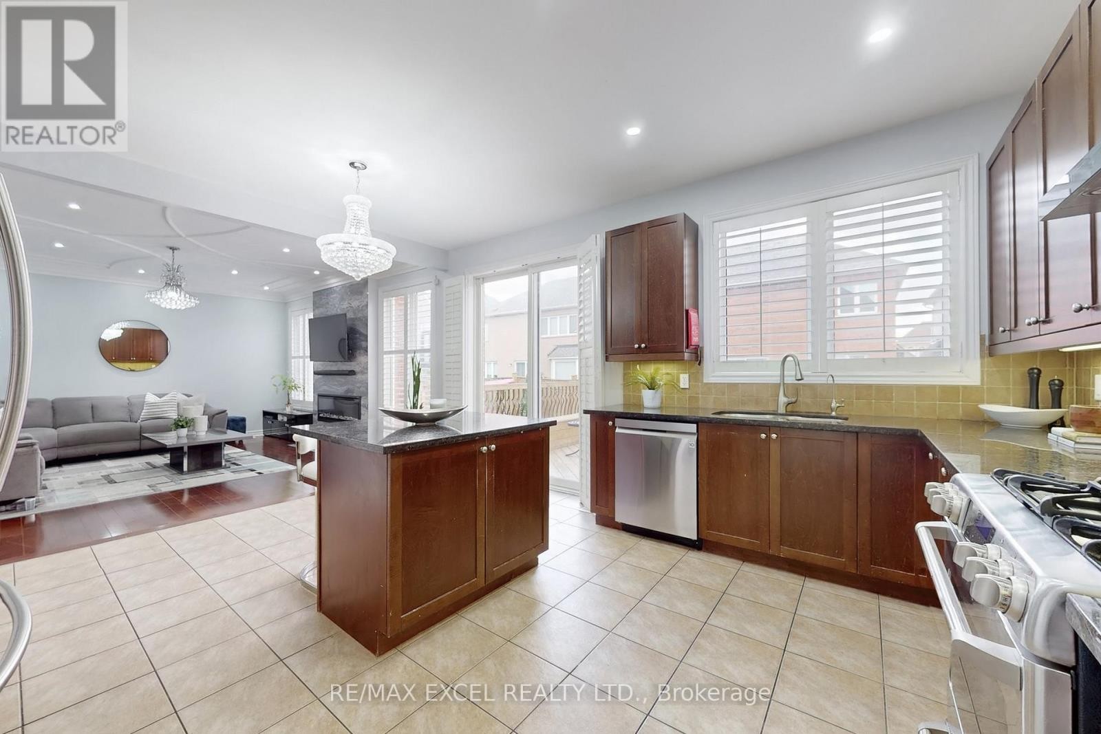 












25 LUNDY DRIVE

,
Markham (Box Grove),




Ontario
L6B0G1


