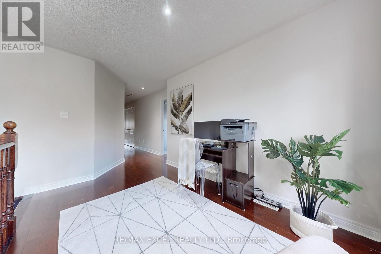 












25 LUNDY DRIVE

,
Markham (Box Grove),




Ontario
L6B0G1

