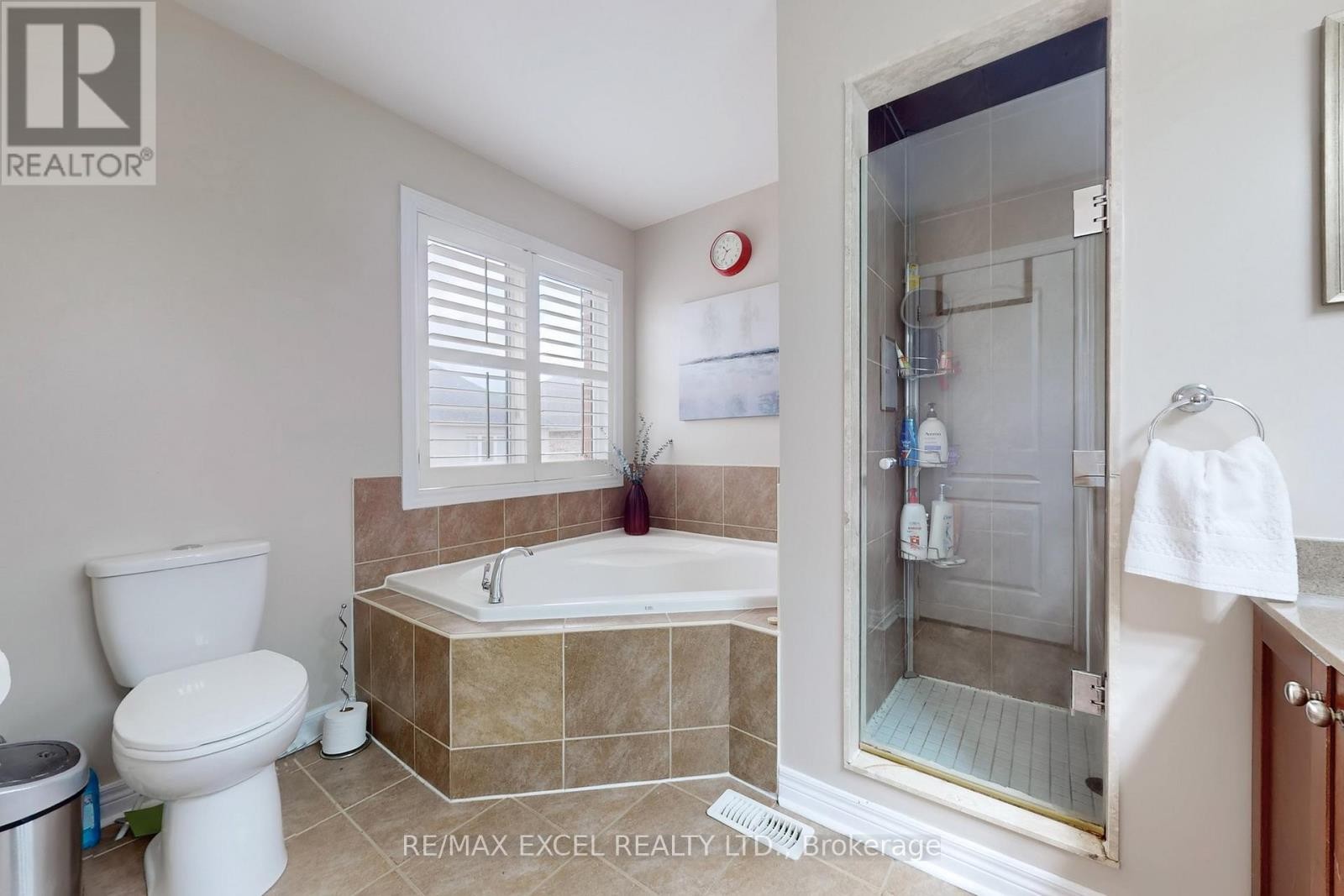 












25 LUNDY DRIVE

,
Markham (Box Grove),




Ontario
L6B0G1


