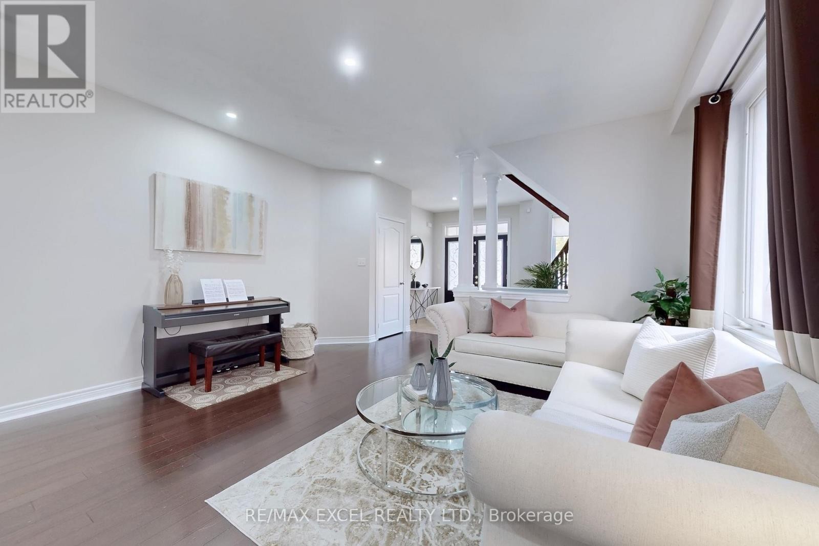 












25 LUNDY DRIVE

,
Markham (Box Grove),




Ontario
L6B0G1

