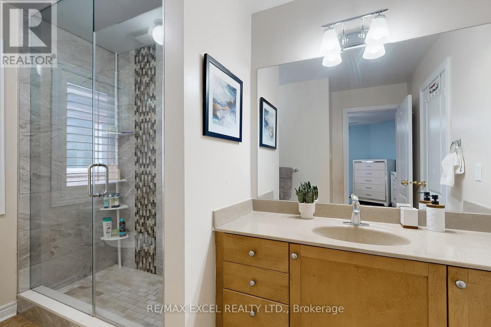 












25 LUNDY DRIVE

,
Markham (Box Grove),




Ontario
L6B0G1

