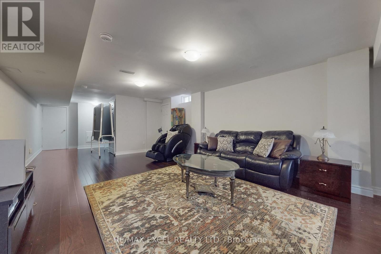 












25 LUNDY DRIVE

,
Markham (Box Grove),




Ontario
L6B0G1

