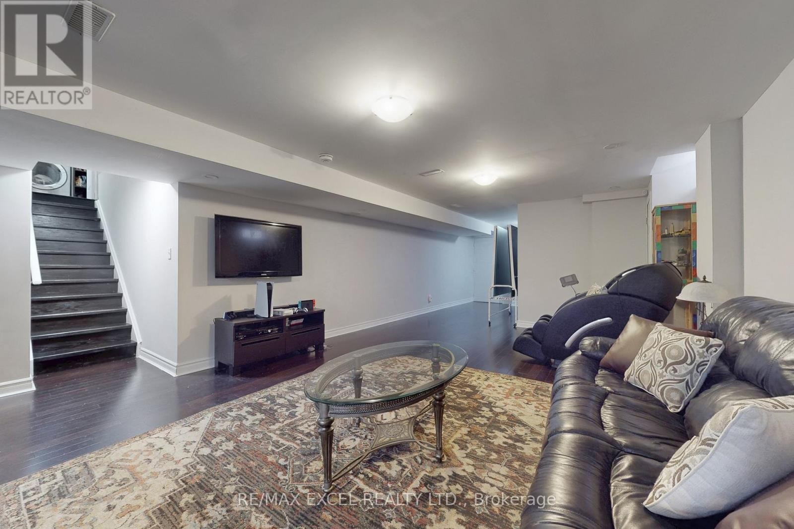 












25 LUNDY DRIVE

,
Markham (Box Grove),




Ontario
L6B0G1

