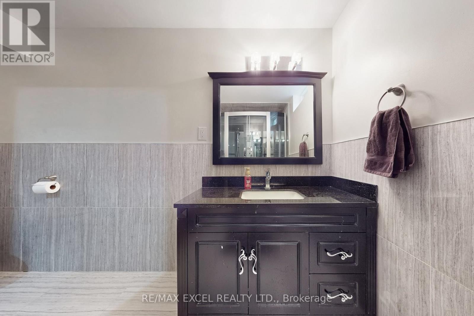 












25 LUNDY DRIVE

,
Markham (Box Grove),




Ontario
L6B0G1

