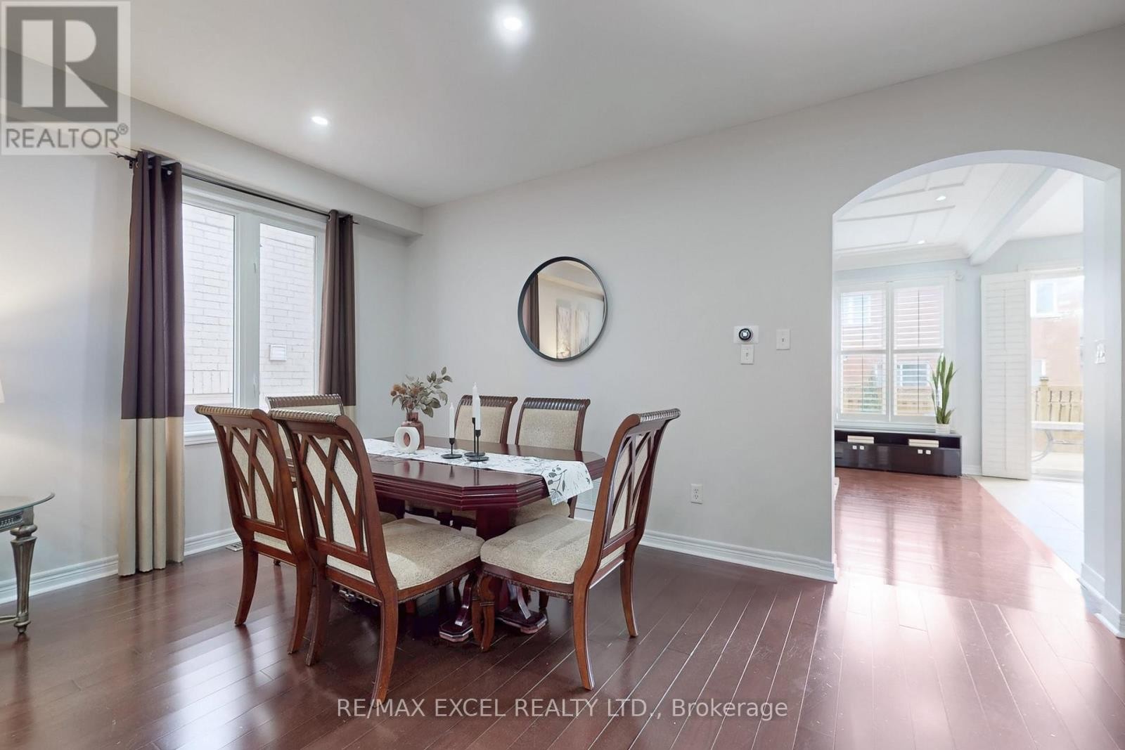 












25 LUNDY DRIVE

,
Markham (Box Grove),




Ontario
L6B0G1

