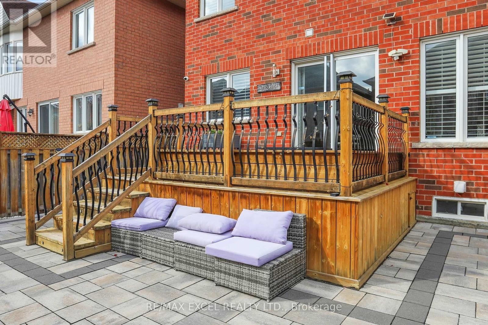 












25 LUNDY DRIVE

,
Markham (Box Grove),




Ontario
L6B0G1

