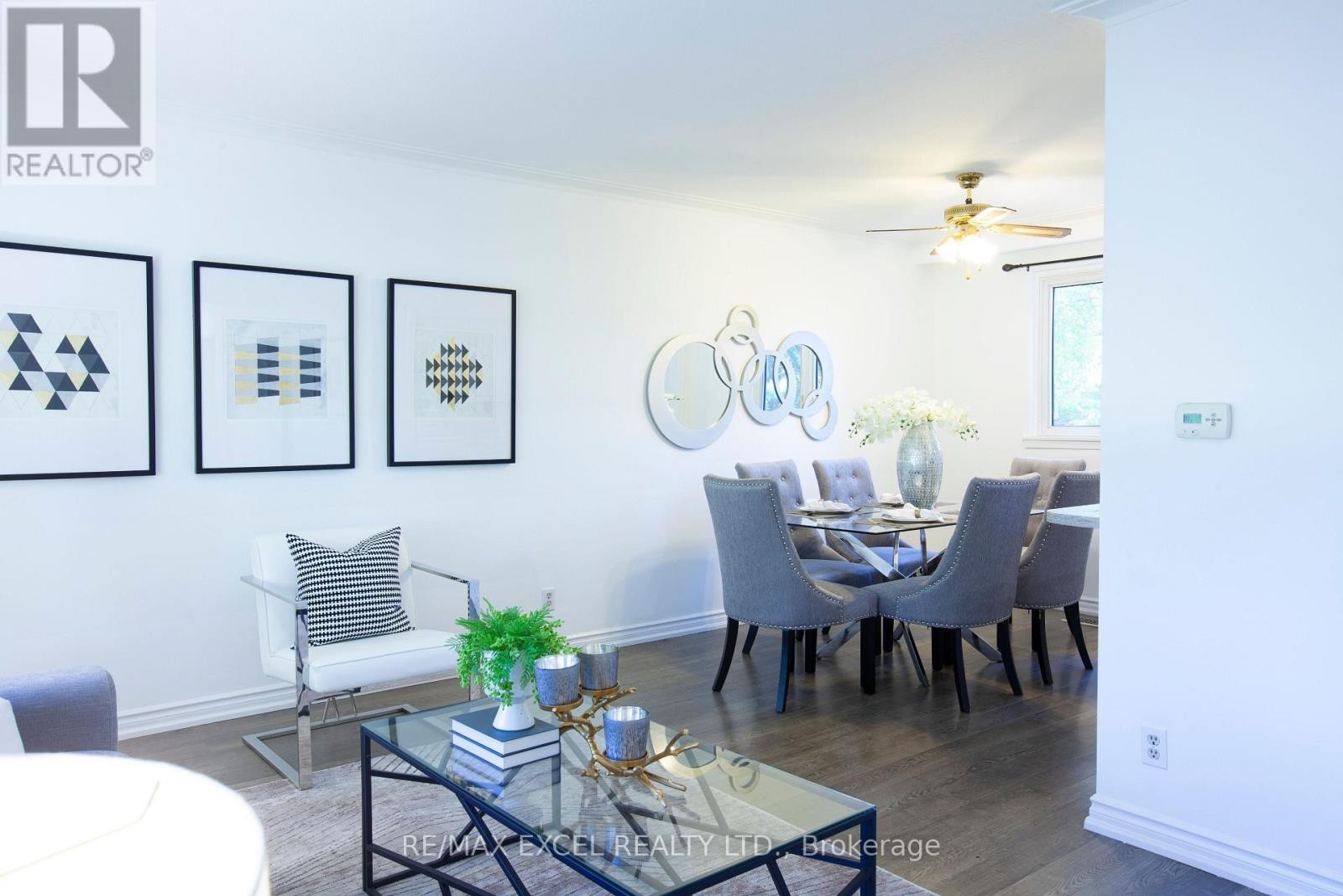 












33 ALANADALE AVENUE

,
Markham (Bullock),




Ontario
L3P1S4


