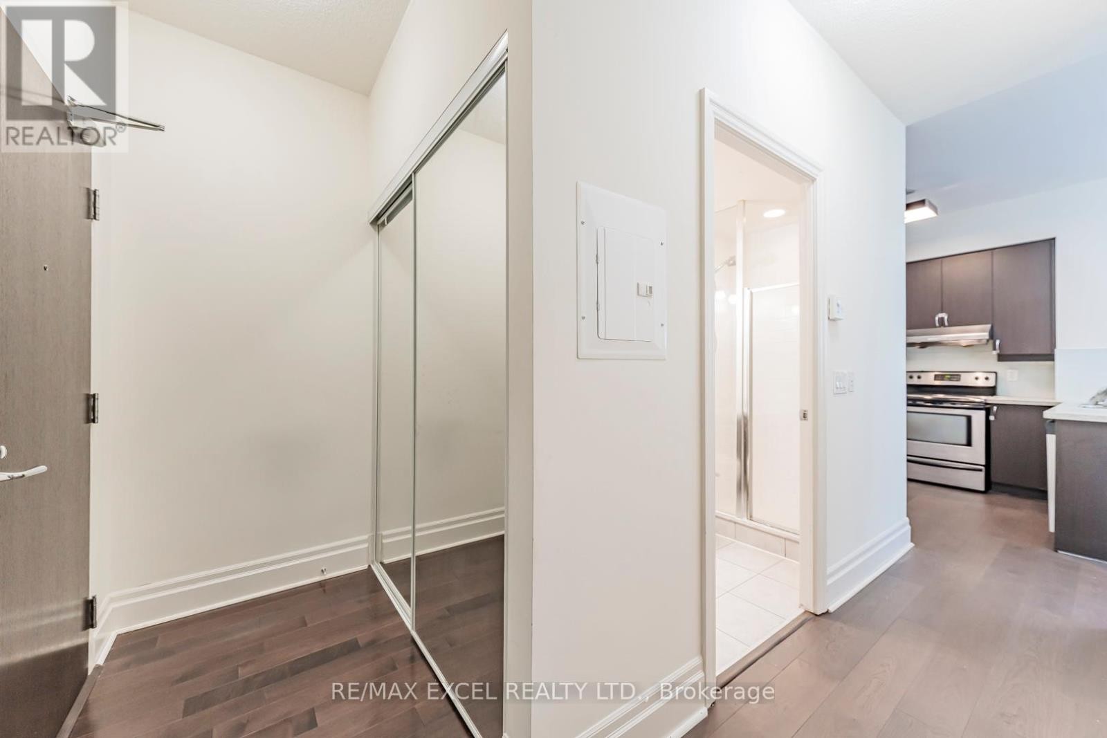 












110 - 1 UPPER DUKE CRESCENT

,
Markham (Unionville),




Ontario
L6G0B6

