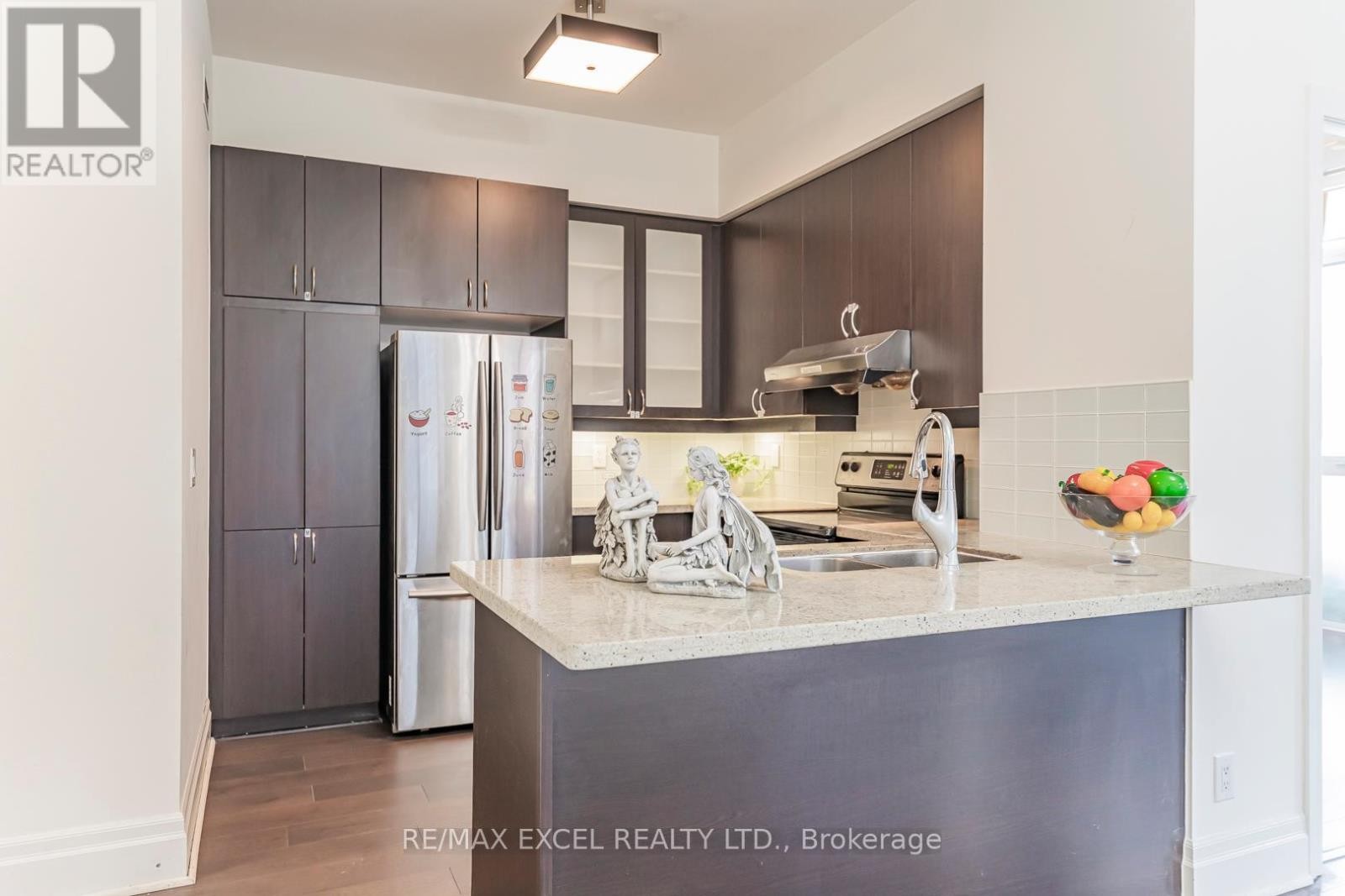 












110 - 1 UPPER DUKE CRESCENT

,
Markham (Unionville),




Ontario
L6G0B6

