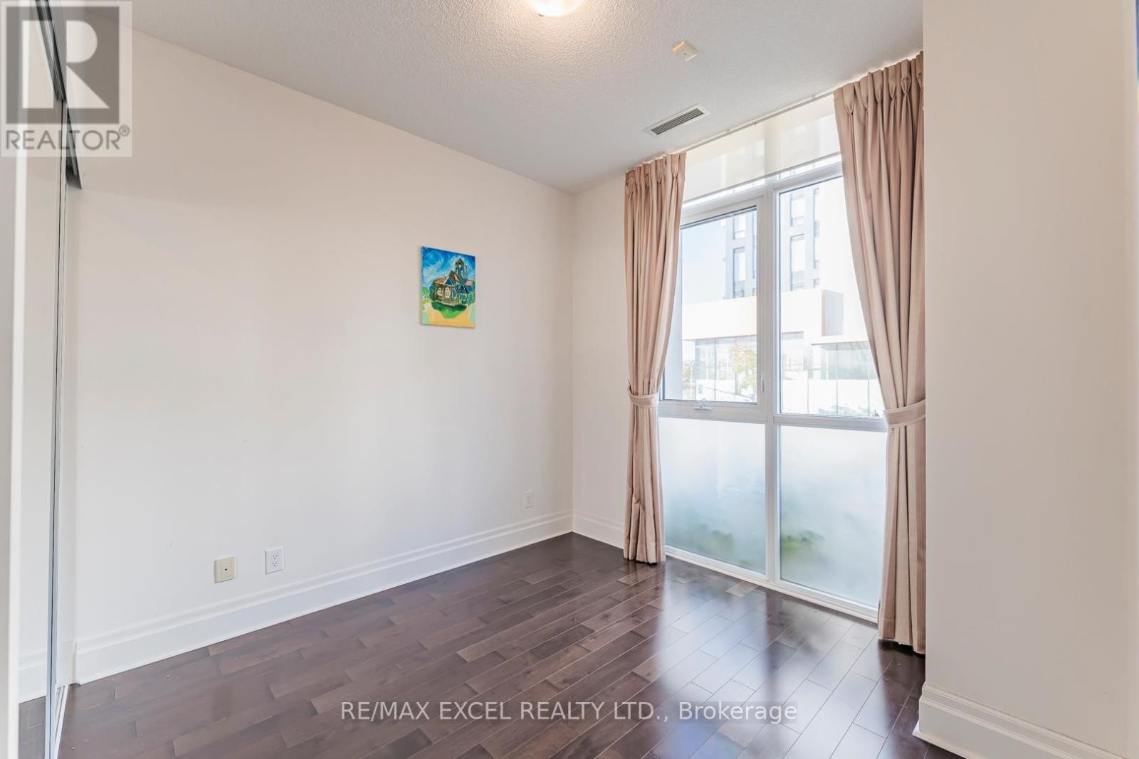 












110 - 1 UPPER DUKE CRESCENT

,
Markham (Unionville),




Ontario
L6G0B6

