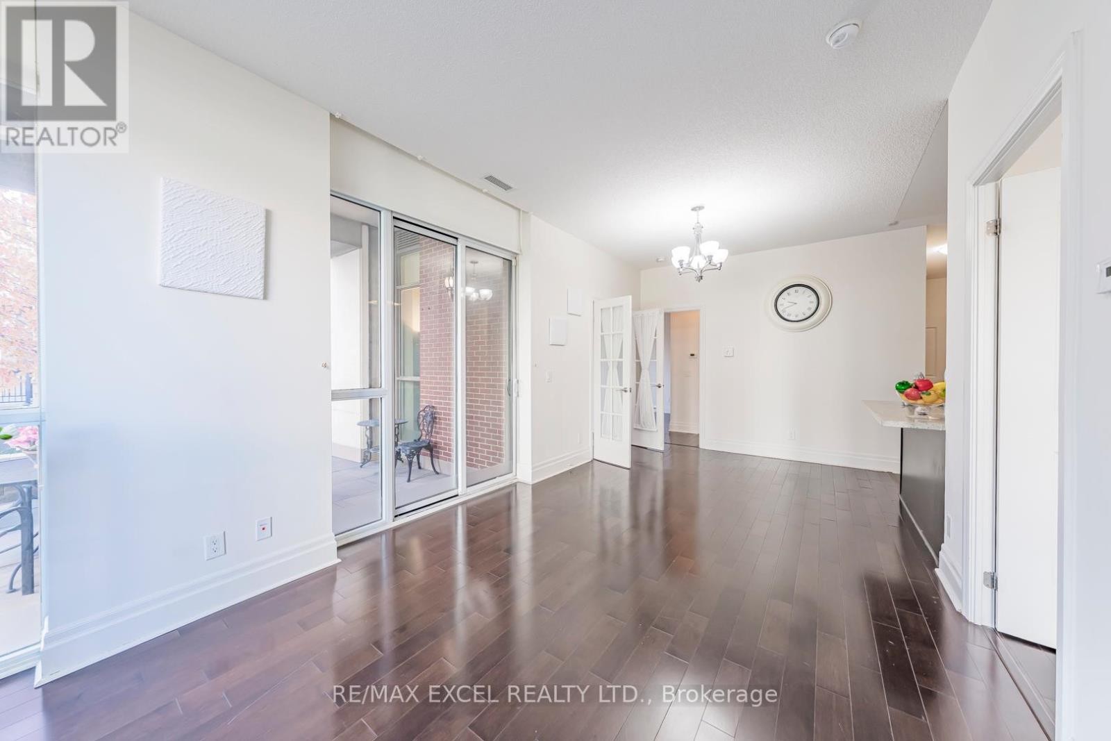 












110 - 1 UPPER DUKE CRESCENT

,
Markham (Unionville),




Ontario
L6G0B6

