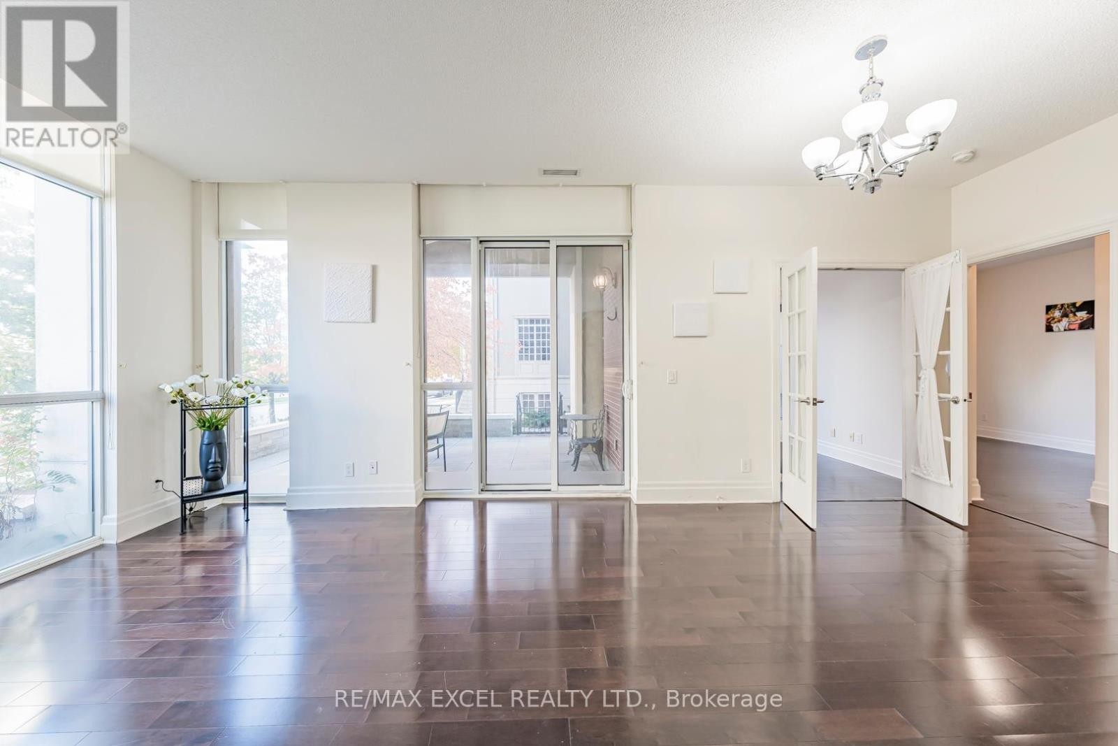 












110 - 1 UPPER DUKE CRESCENT

,
Markham (Unionville),




Ontario
L6G0B6

