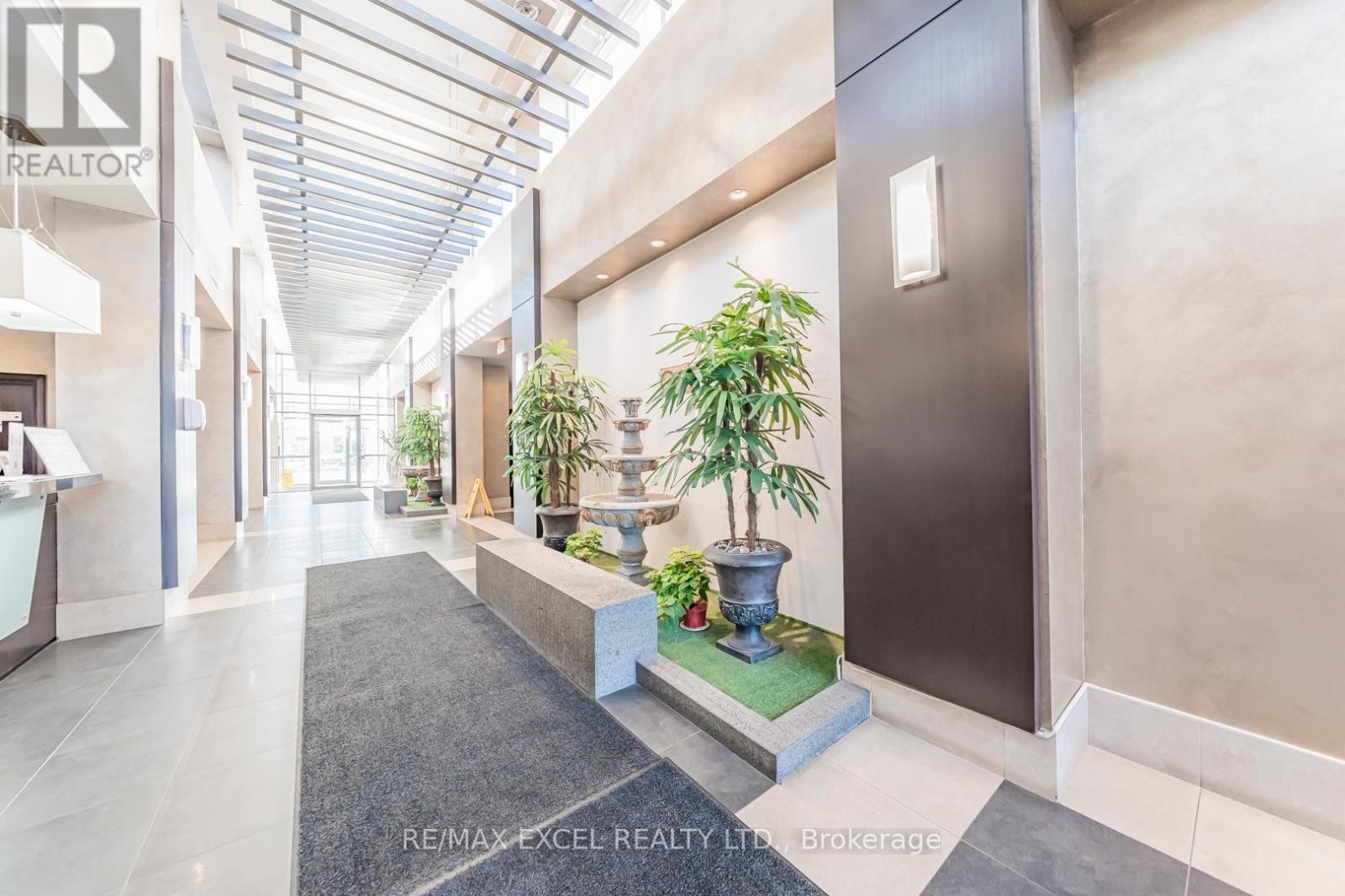 












110 - 1 UPPER DUKE CRESCENT

,
Markham (Unionville),




Ontario
L6G0B6

