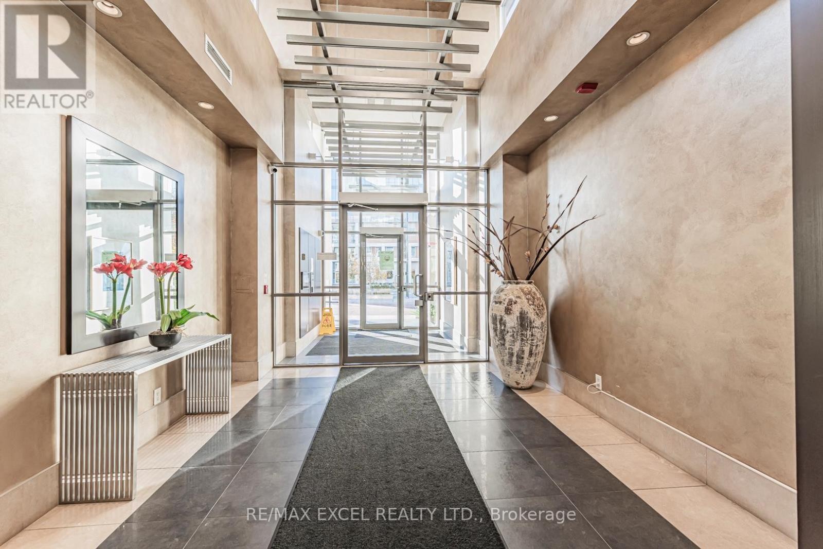 












110 - 1 UPPER DUKE CRESCENT

,
Markham (Unionville),




Ontario
L6G0B6


