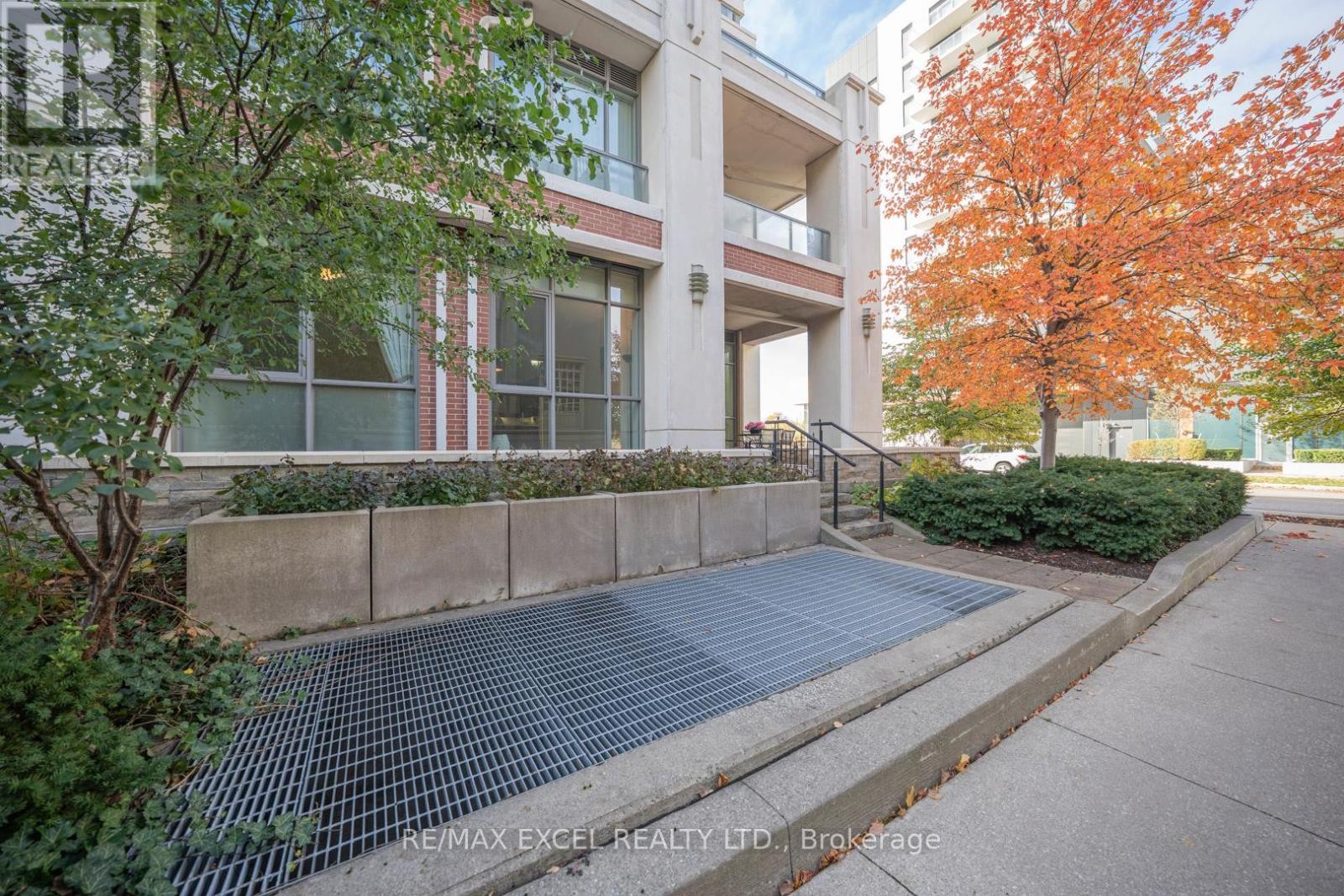 












110 - 1 UPPER DUKE CRESCENT

,
Markham (Unionville),




Ontario
L6G0B6

