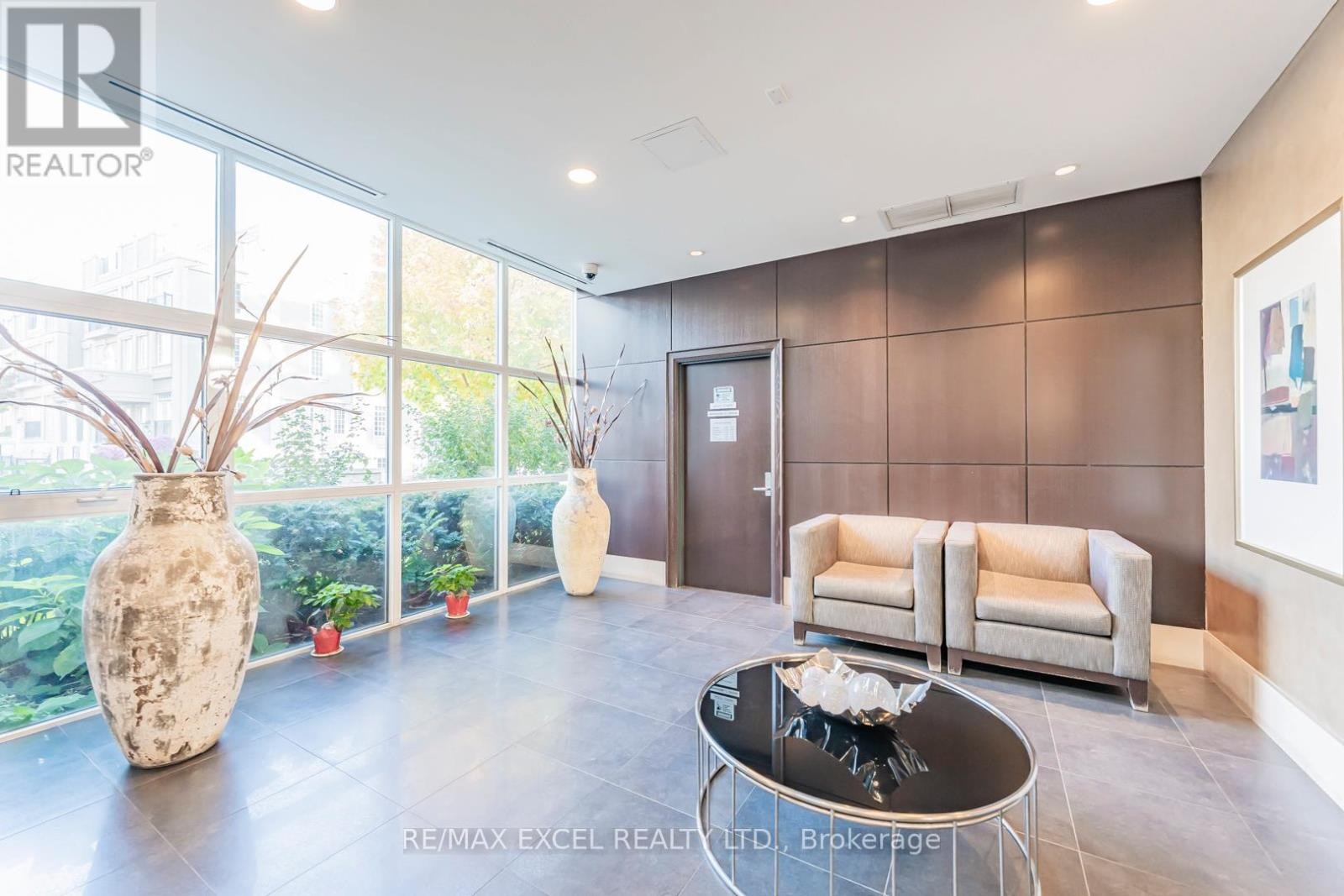 












110 - 1 UPPER DUKE CRESCENT

,
Markham (Unionville),




Ontario
L6G0B6

