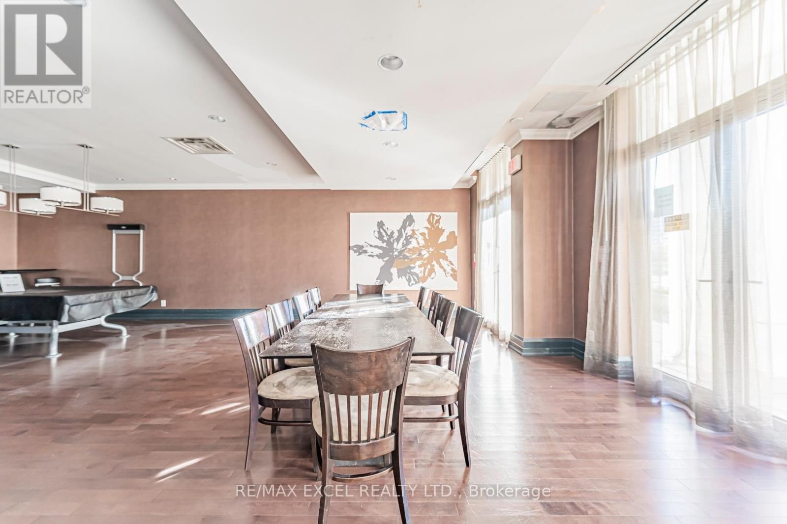 












110 - 1 UPPER DUKE CRESCENT

,
Markham (Unionville),




Ontario
L6G0B6

