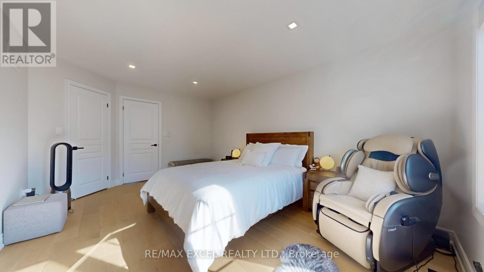 












62 MACK CLEMENT LANE

,
Richmond Hill (Westbrook),




Ontario
L4S0G2

