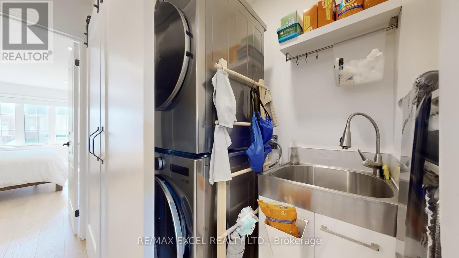 












62 MACK CLEMENT LANE

,
Richmond Hill (Westbrook),




Ontario
L4S0G2

