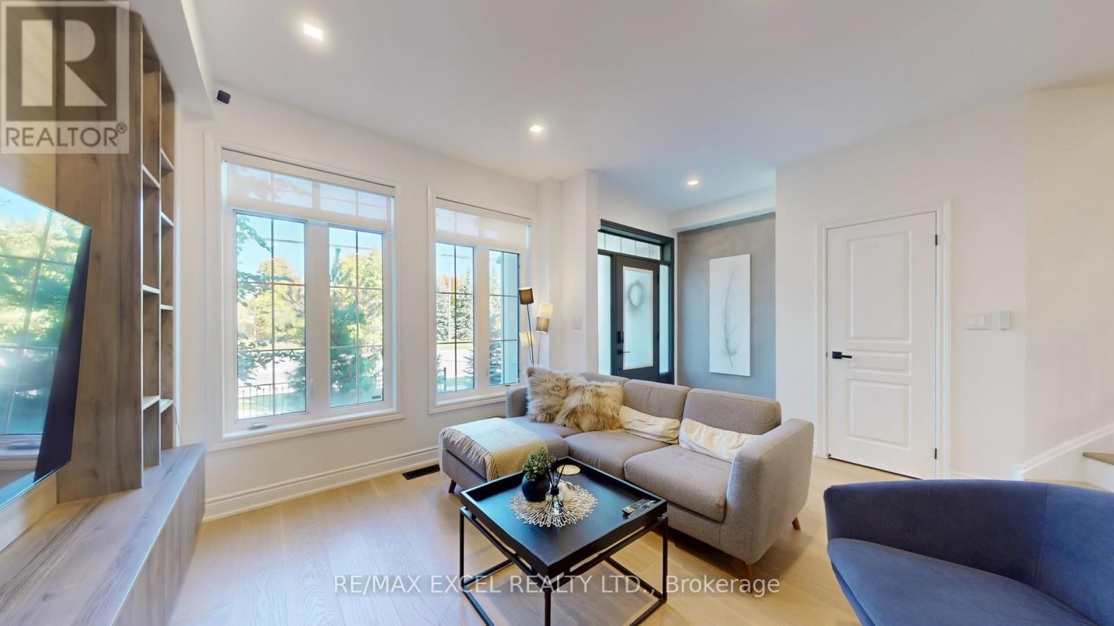 












62 MACK CLEMENT LANE

,
Richmond Hill (Westbrook),




Ontario
L4S0G2

