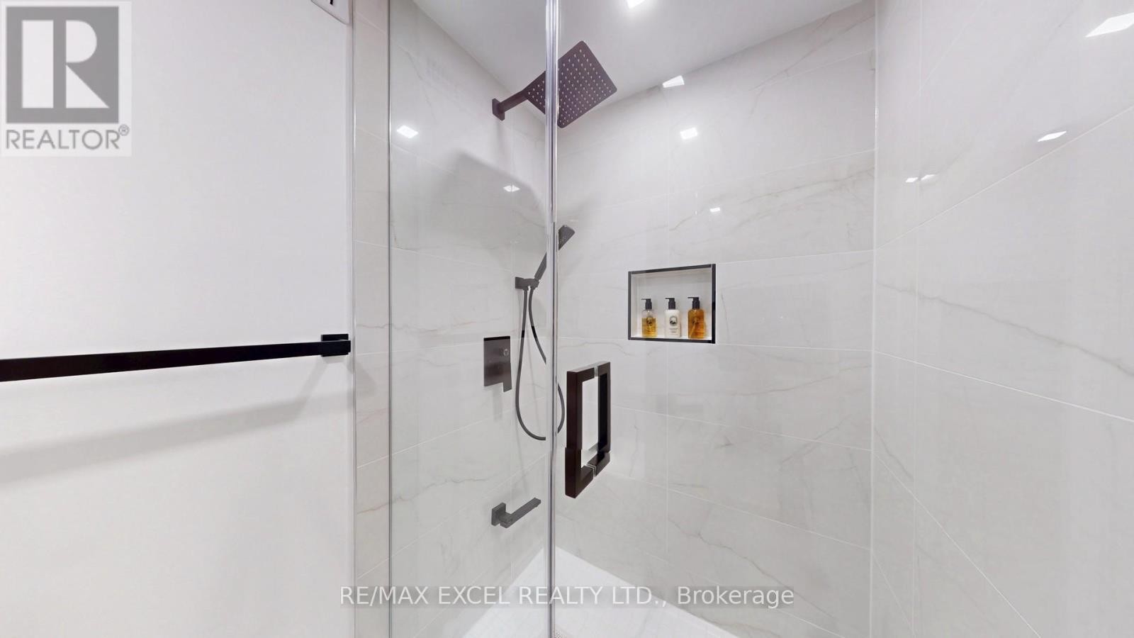 












62 MACK CLEMENT LANE

,
Richmond Hill (Westbrook),




Ontario
L4S0G2

