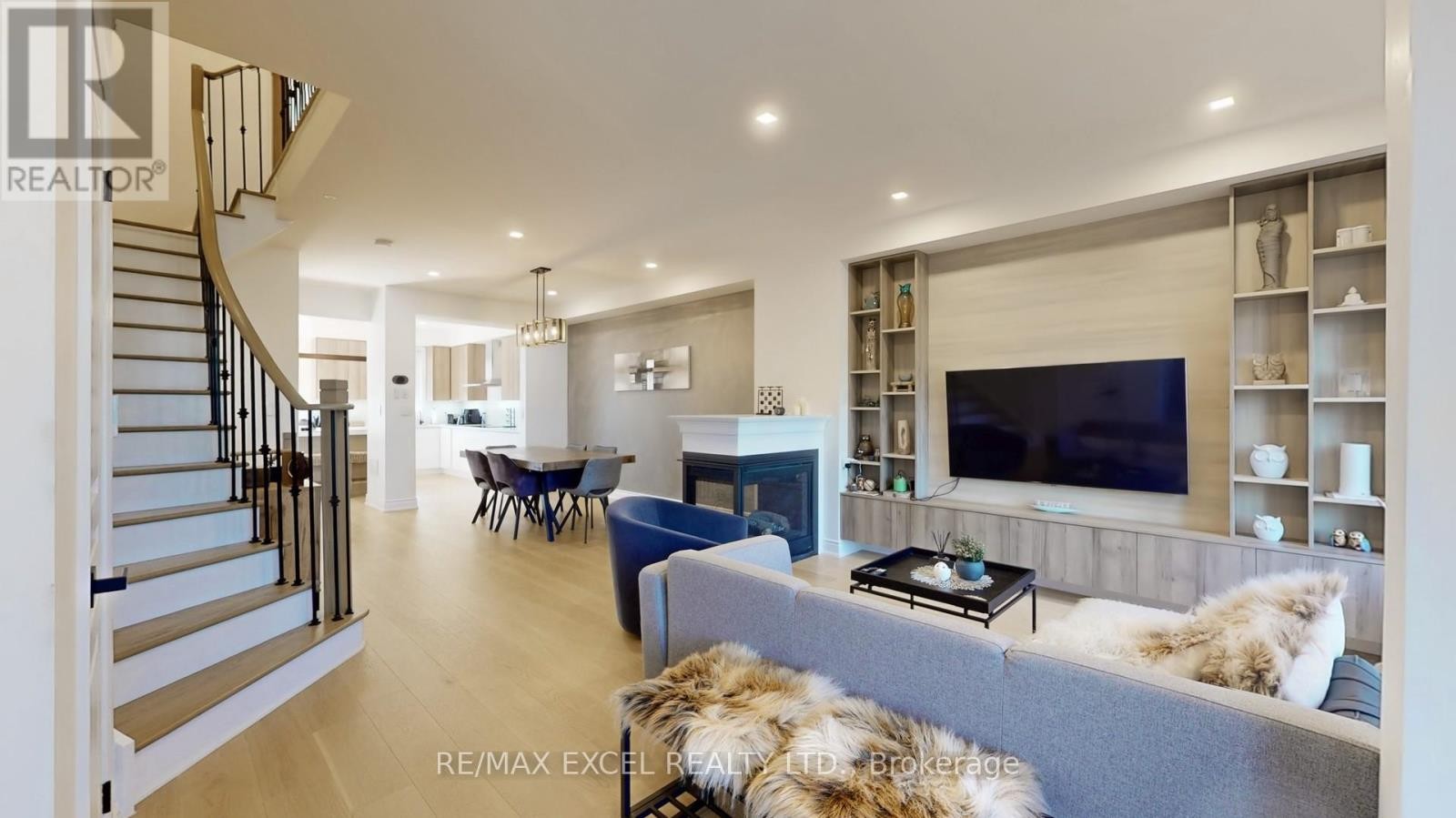 












62 MACK CLEMENT LANE

,
Richmond Hill (Westbrook),




Ontario
L4S0G2


