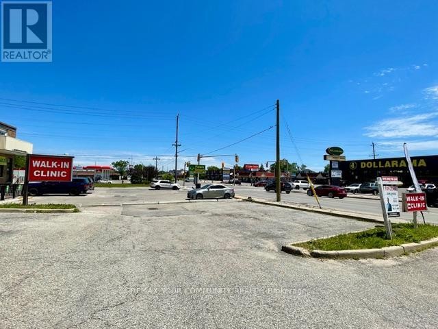 












100 A - 107 HOLLAND STREET

,
Bradford West Gwillimbury (Bradford),




Ontario
L9N1C3

