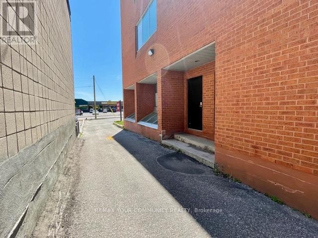 












100 A - 107 HOLLAND STREET

,
Bradford West Gwillimbury (Bradford),




Ontario
L9N1C3

