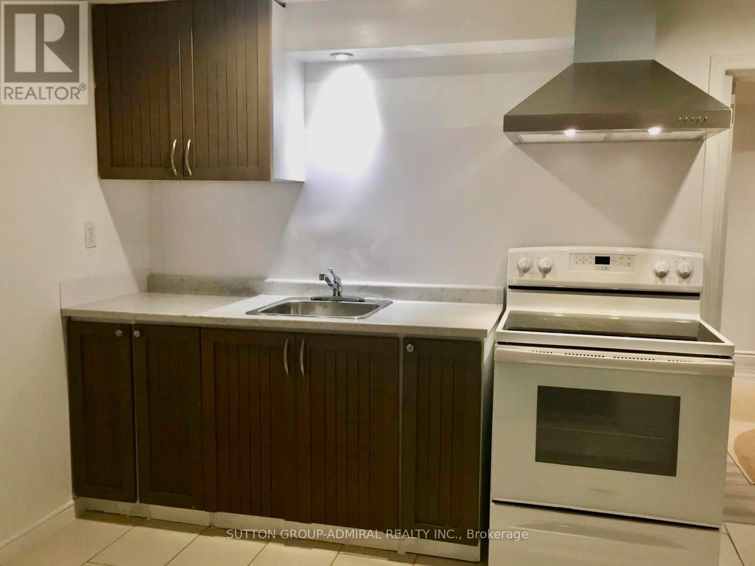 












10 CHARNWOOD PLACE

,
Markham (Aileen-Willowbrook),




Ontario
L3T5H3

