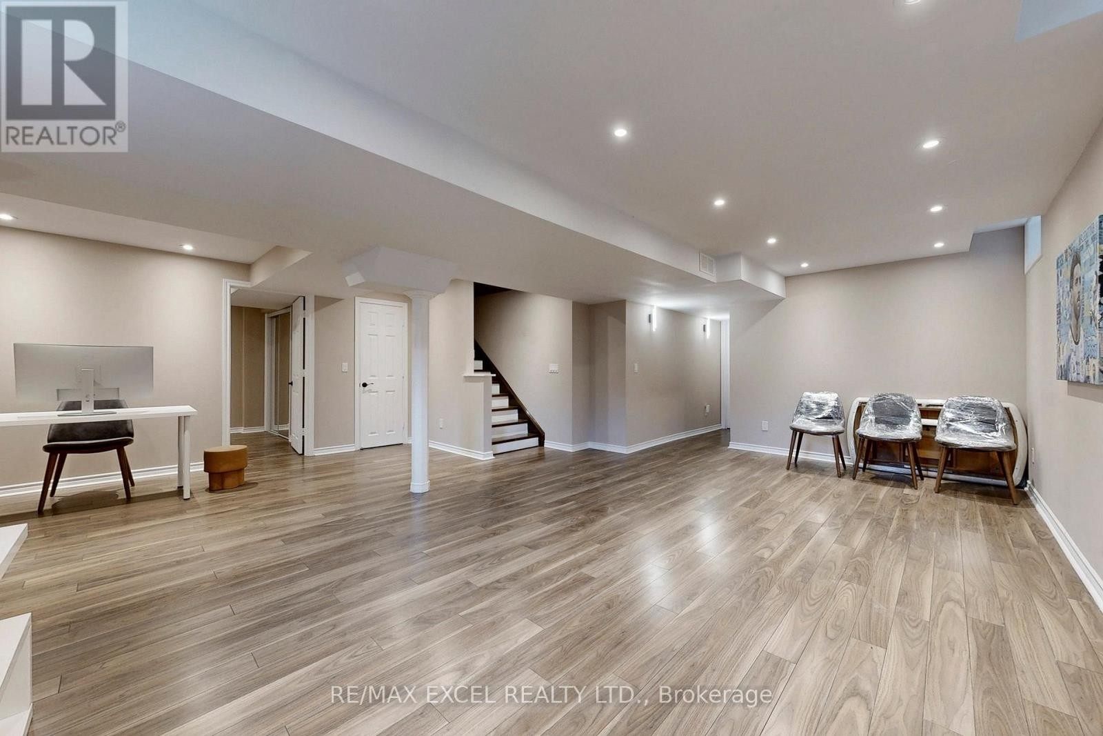 












384 OLD COLONY ROAD

,
Richmond Hill (Oak Ridges Lake Wilcox),




Ontario
L4E5B2


