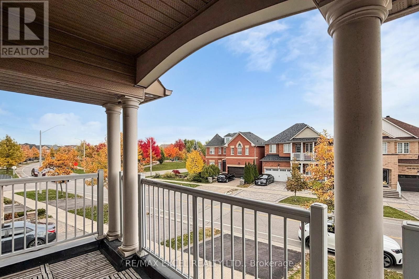 












384 OLD COLONY ROAD

,
Richmond Hill (Oak Ridges Lake Wilcox),




Ontario
L4E5B2

