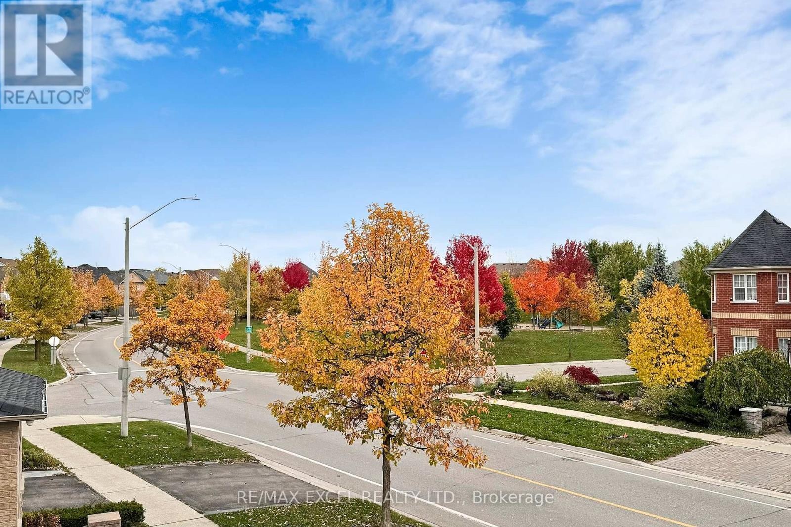 












384 OLD COLONY ROAD

,
Richmond Hill (Oak Ridges Lake Wilcox),




Ontario
L4E5B2

