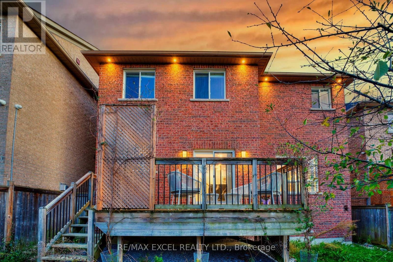 












384 OLD COLONY ROAD

,
Richmond Hill (Oak Ridges Lake Wilcox),




Ontario
L4E5B2

