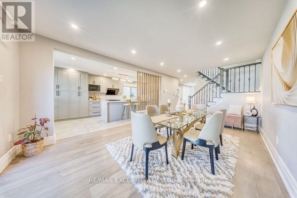 












106 UPTON CRESCENT

,
Markham (Milliken Mills West),




Ontario
L3R3T4

