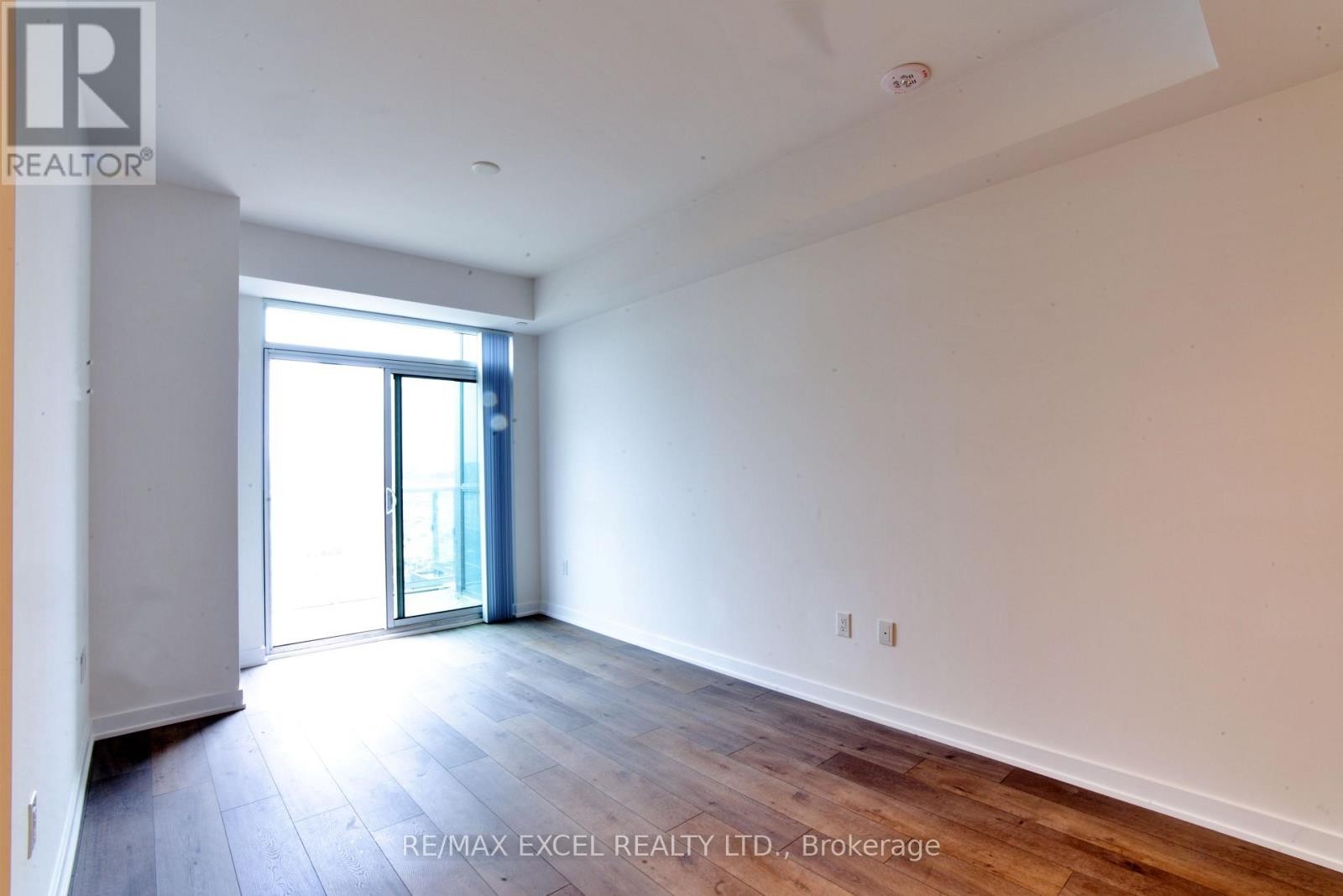 












1102 - 38 HONEYCRISP CRESCENT

,
Vaughan (Vaughan Corporate Centre),




Ontario
L4K0M8

