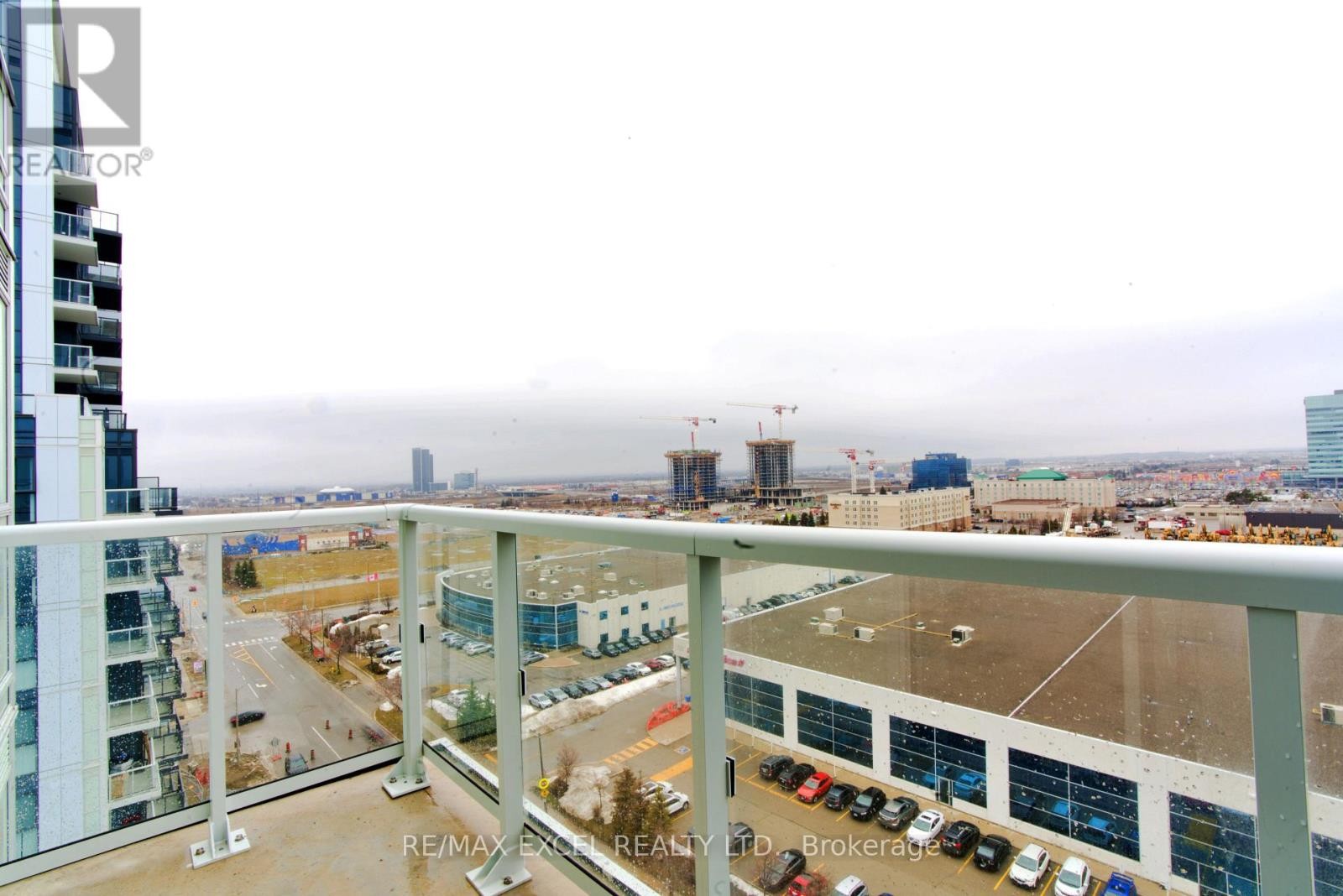 












1102 - 38 HONEYCRISP CRESCENT

,
Vaughan (Vaughan Corporate Centre),




Ontario
L4K0M8

