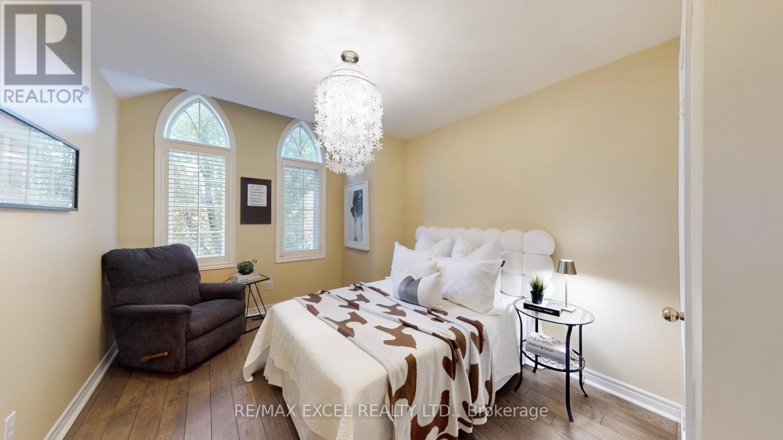 












87 THE FAIRWAYS

,
Markham (Angus Glen),




Ontario
L6C2A7

