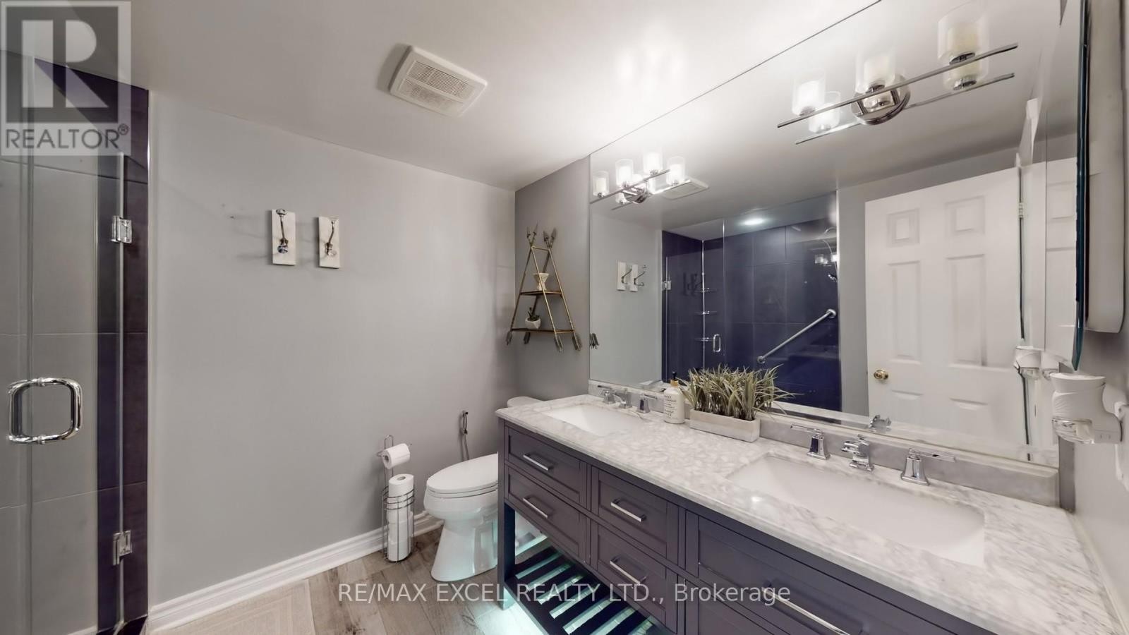 












87 THE FAIRWAYS

,
Markham (Angus Glen),




Ontario
L6C2A7

