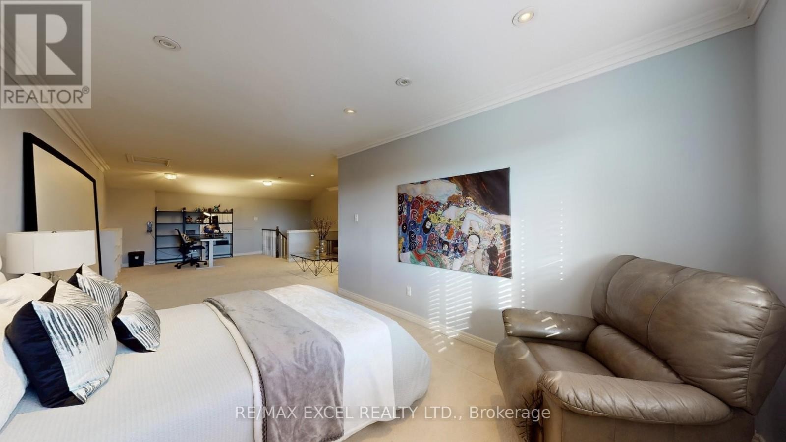 












87 THE FAIRWAYS

,
Markham (Angus Glen),




Ontario
L6C2A7

