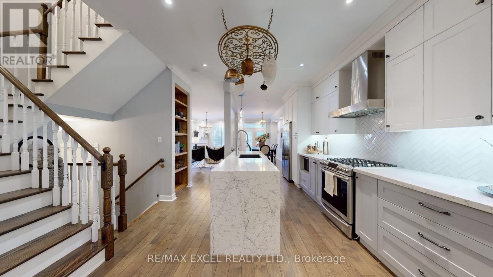 












87 THE FAIRWAYS

,
Markham (Angus Glen),




Ontario
L6C2A7

