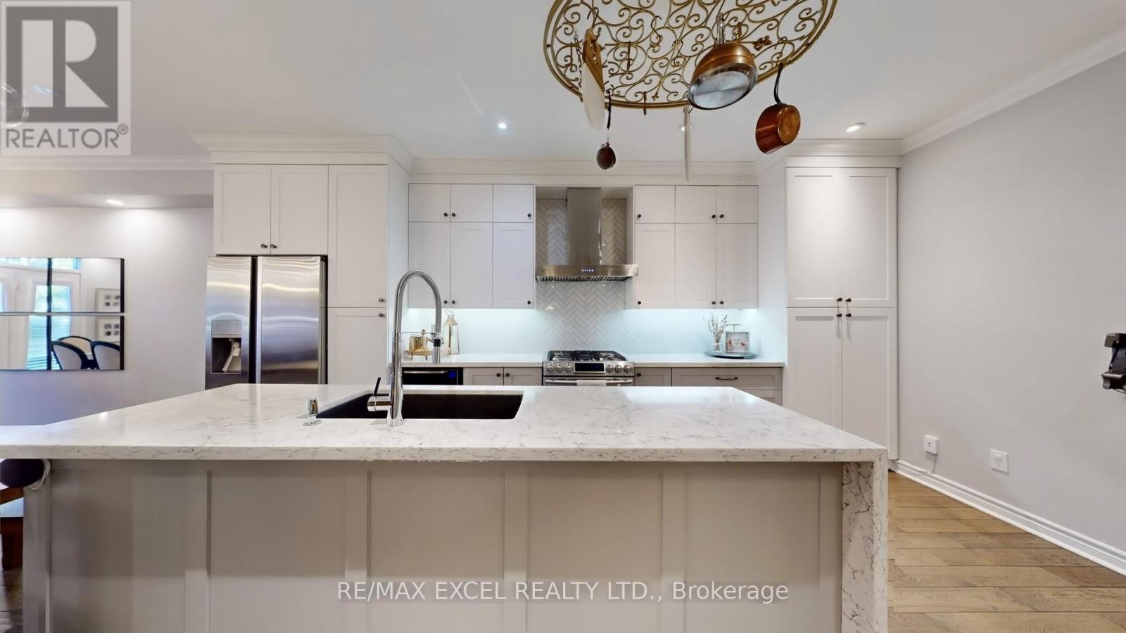 












87 THE FAIRWAYS

,
Markham (Angus Glen),




Ontario
L6C2A7

