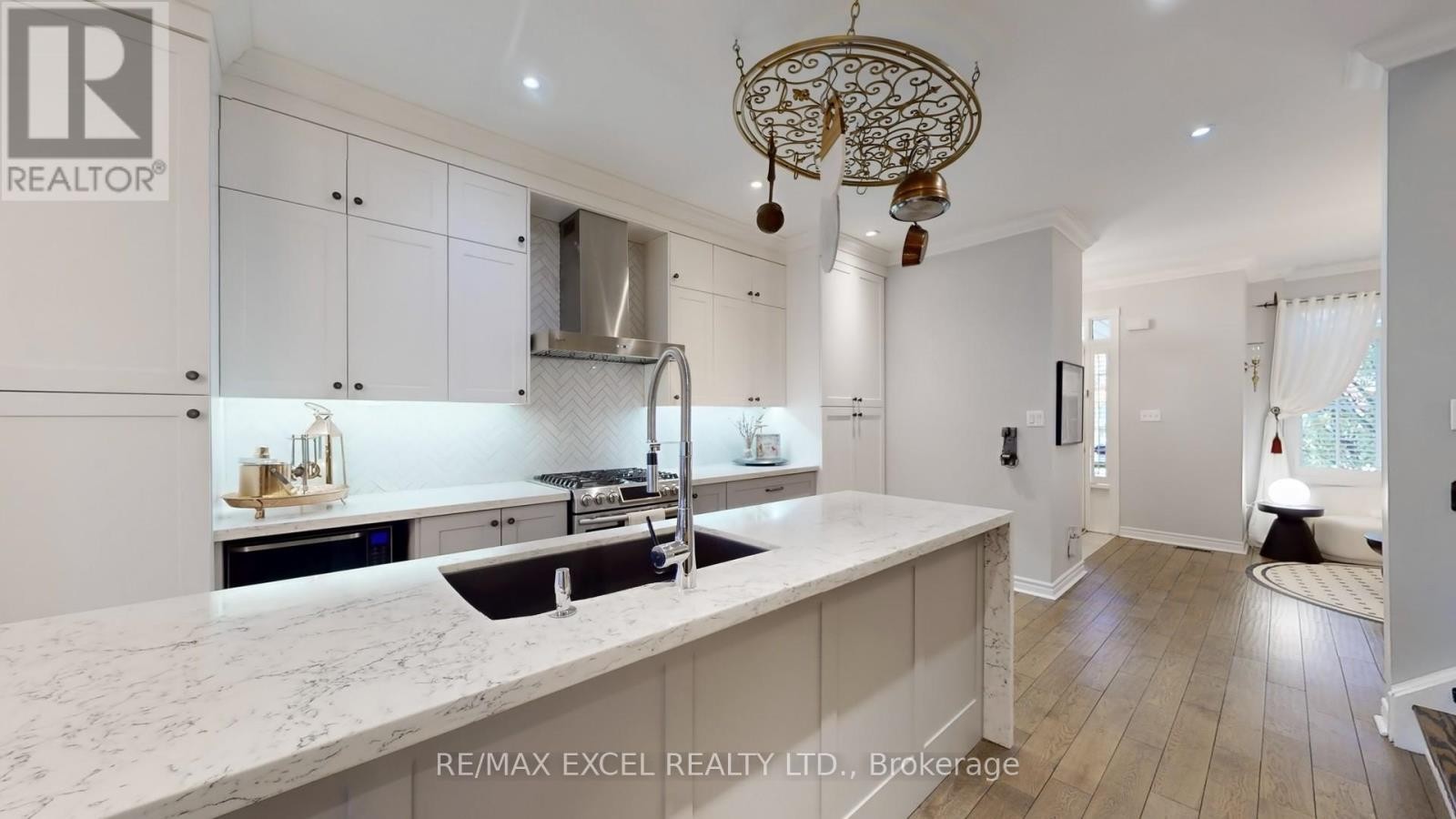 












87 THE FAIRWAYS

,
Markham (Angus Glen),




Ontario
L6C2A7

