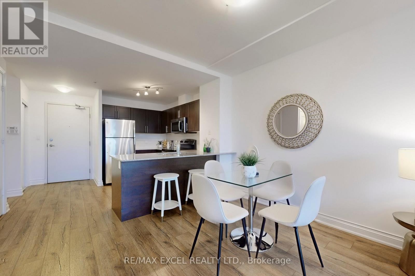 












327 - 68 MAIN STREET

,
Markham (Markham Village),




Ontario
L3P0N5

