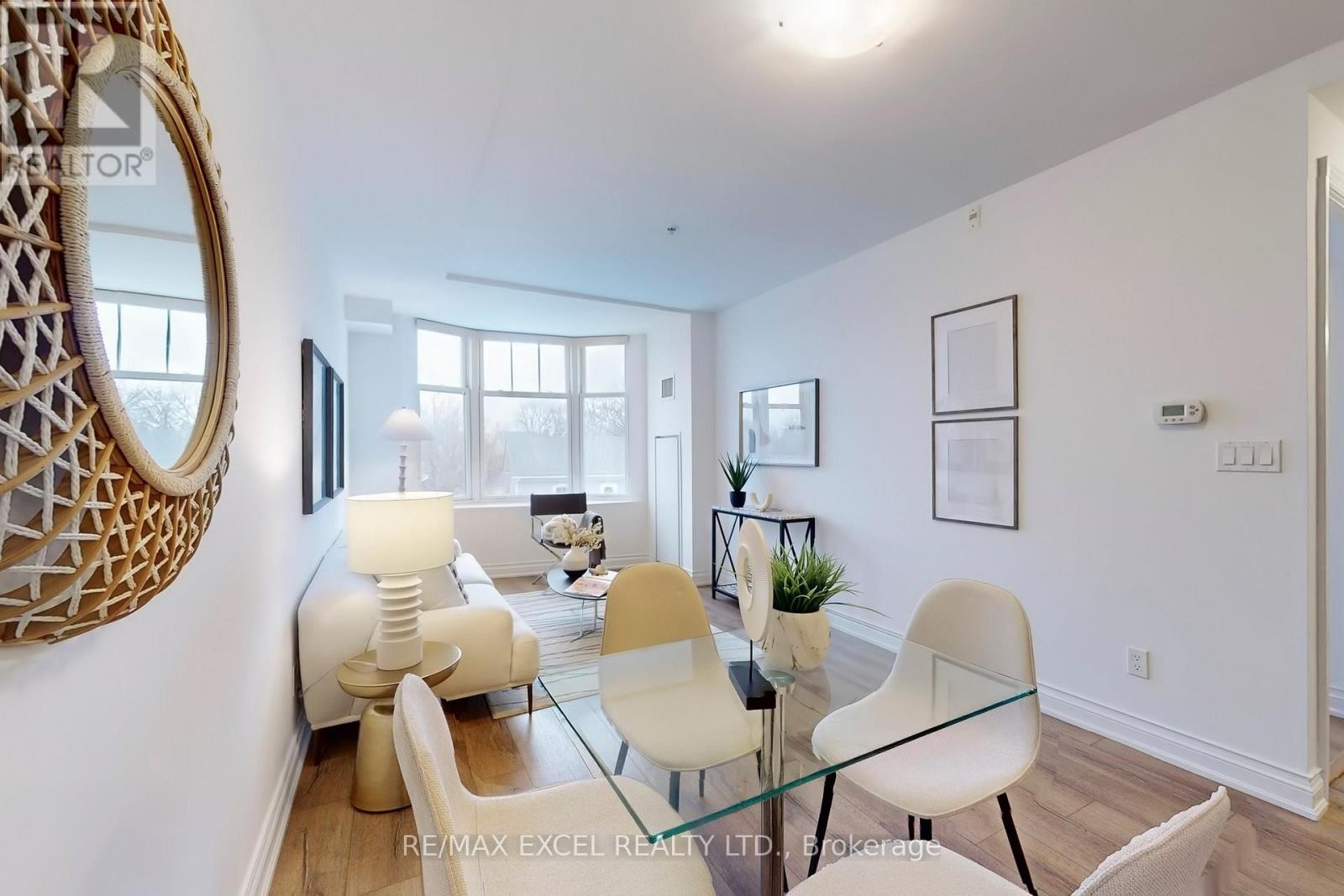 












327 - 68 MAIN STREET

,
Markham (Markham Village),




Ontario
L3P0N5

